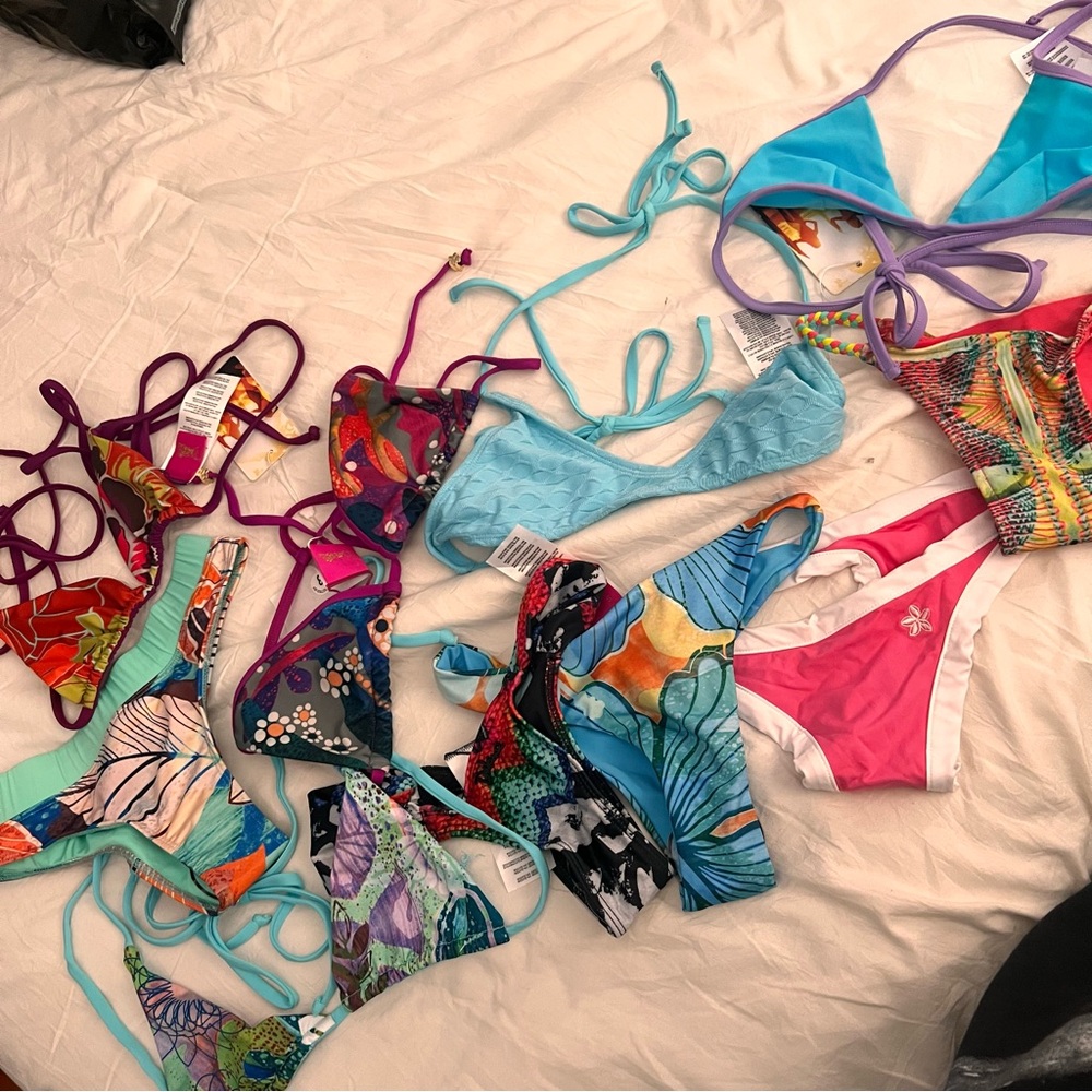 Dakine bikini tops and bottoms. New. - Picture 3 of 3